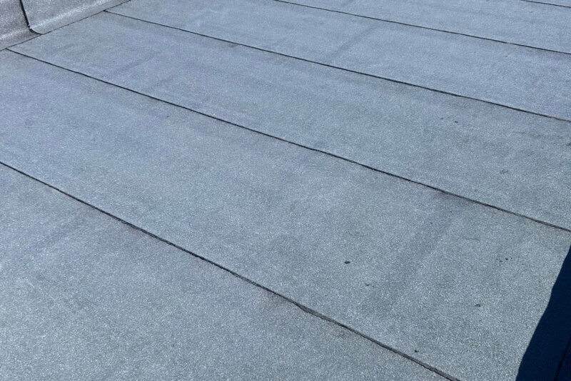 Dakrenovatie Woonhuis met zonnepanelen Alphen aan den Rijn